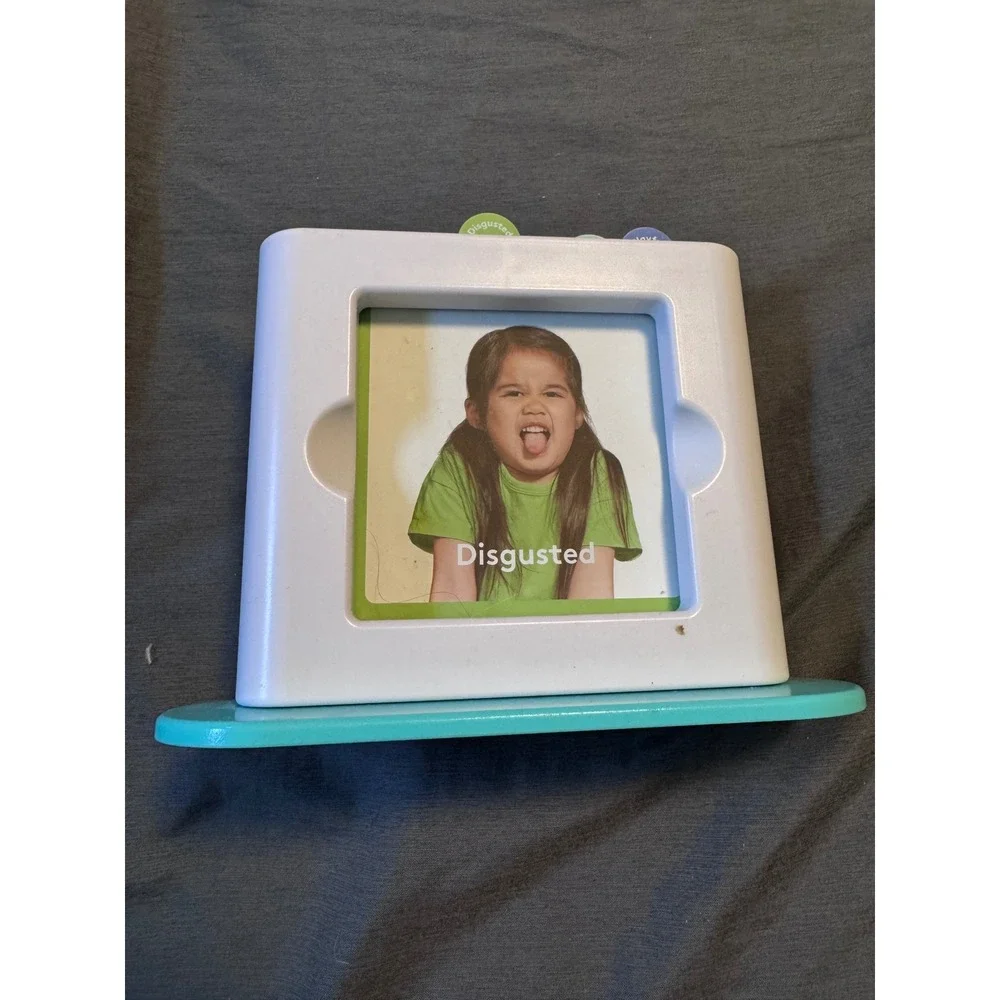 Lovevery My Mood Mirror Toddler Emotional Learning Toy with 5 Emotion Cards